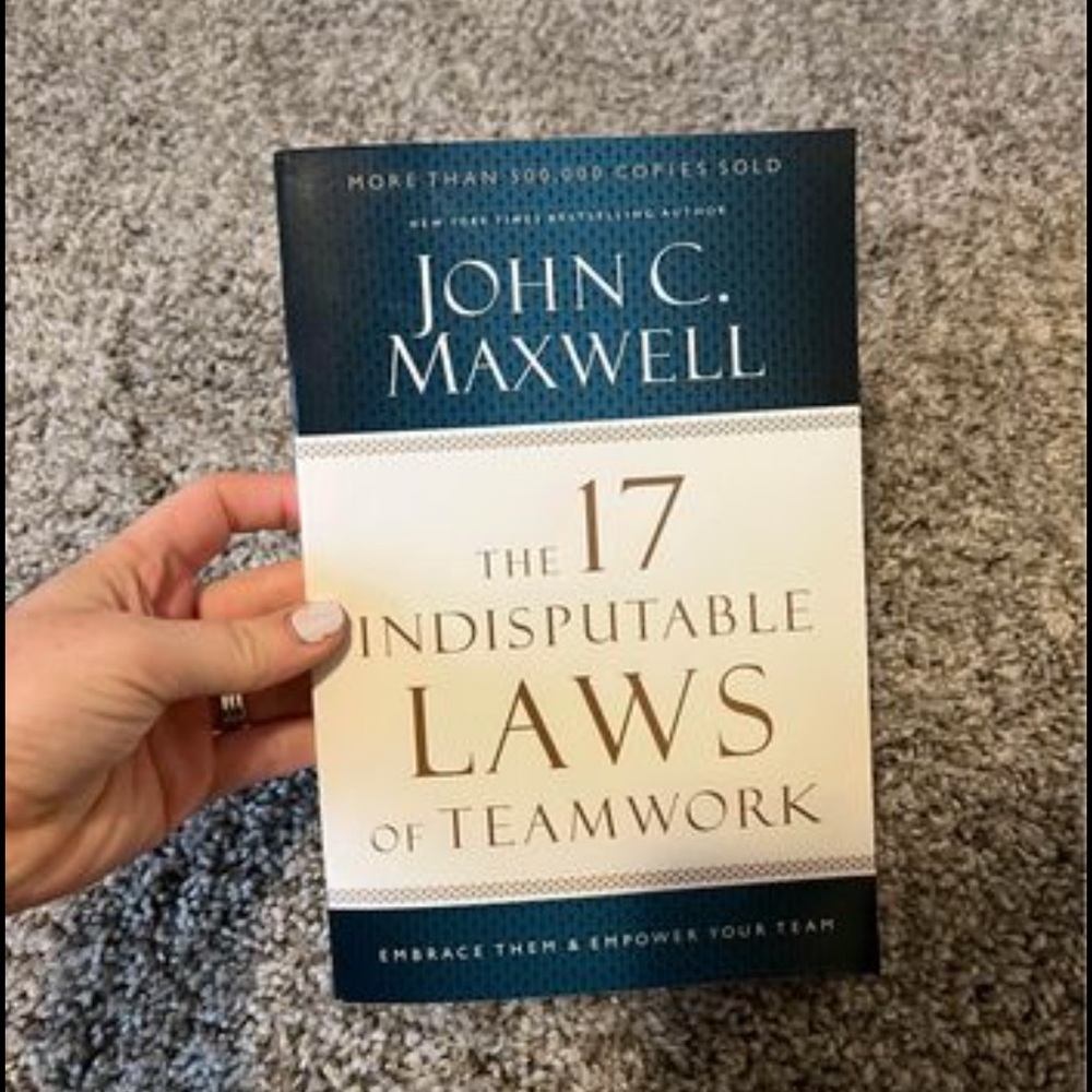 Leadership Book - John Maxwell